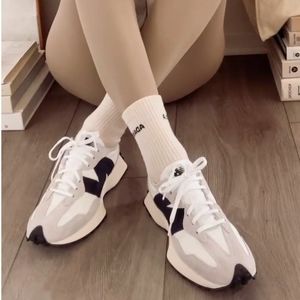 NEW Balance 327 Size 7 Size 7.5